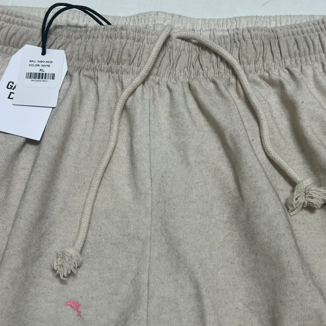 More details GALLERY DEPT. INSOMNIA SHORTS/WHITE English mud-dyed and ink-splashed shorts, off-white S-XL, super comfortable and breathable fabric, liberating the lower body, heavy wash, mud-dyed and distressed, super complex ink-splashed graffiti
